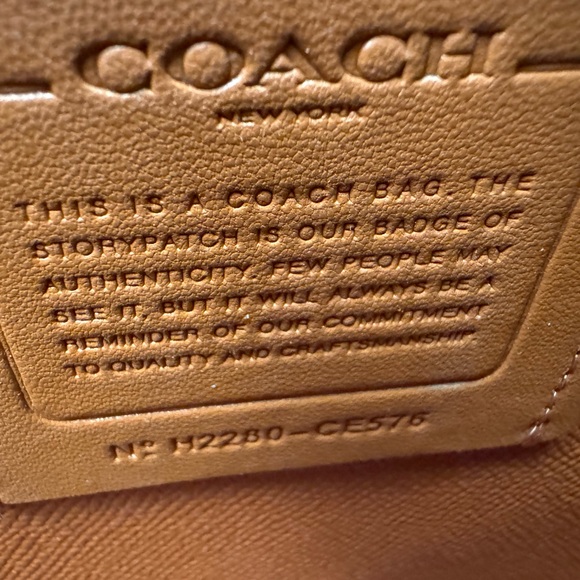 Mollie Tote In Signature Canvas With Jumbo Floral Print - Picture 2 of 9